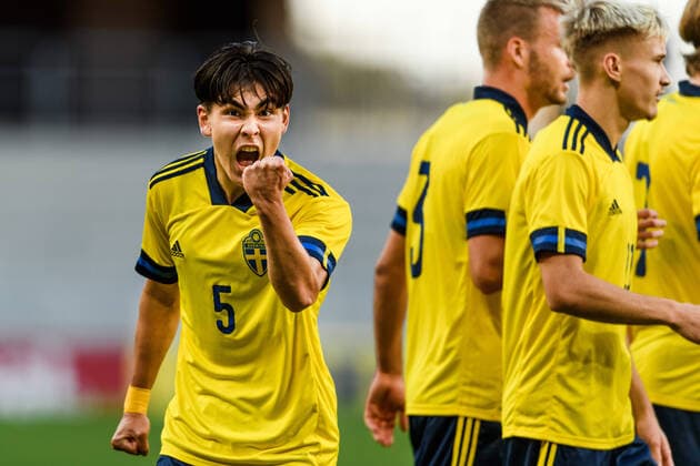 200908 Eric Kahl of Sweden celebrates the 1 0 goal by Pontus Almqvist during the UEFA European Under 21 Qualifier football match between Sweden and Italy on September 8, 2020 in Kalmar Photo Petter Arvidson BILDBYRAN kod PA PA0058 fotball football fotboll soccer european under 21 qualifier em kval u21 sweden sweden italy italy uefa euro under 21 qualifier jubel,  Copyright: PETTERxARVIDSON BB200908PA030