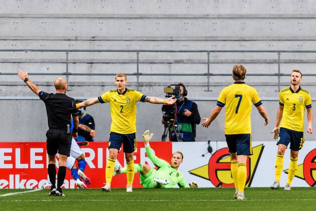 200908 Felix Beijmo, goalkeeper Pontus Dahlberg, August Erlingmark and Gustav Henriksson of Sweden reacts during the UEFA European Under 21 Qualifier football match between Sweden and Italy on September 8, 2020 in Kalmar Photo Petter Arvidson BILDBYRAN code PA PA0058 football football football soccer european under 21 qualifier in qualifier u21 sweden sweden italy italy uefa euro under 21 qualifier Referee Luis Godinho depp,  Copyright: PETTERxARVIDSON BB200908PA034