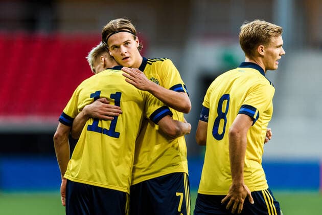 200908 August Erlingmark, Pontus Almqvist and Jesper Karlsson of Sweden celebrate the 2 0 goal during the UEFA European Under 21 Qualifier football match between Sweden and Italy on September 8, 2020 in Kalmar Photo Petter Arvidson BILDBYRAN code PA PA0058 football football football soccer european under 21 qualifier em kval u21 sverige sweden italien italy uefa euro under 21 qualifier jubel,  Copyright: PETTERxARVIDSON BB200908PA037