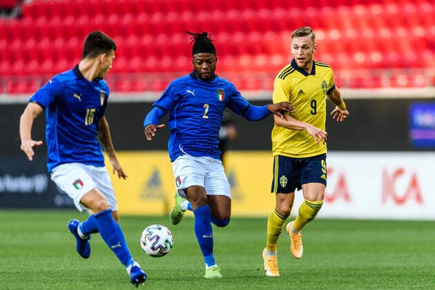 200908 Claud Adjapong, Enriro Del Prato of Italy and Jesper Karlsson of Sweden during the UEFA European Under 21 Qualifier football match between Sweden and Italy on September 8, 2020 in Kalmar Photo Petter Arvidson BILDBYRAN kod PA PA0058 fotball football fotboll soccer european under 21 qualifier em qualifier u21 sweden sweden italy italy uefa euro under 21 qualifier,  Copyright: PETTERxARVIDSON BB200908PA040