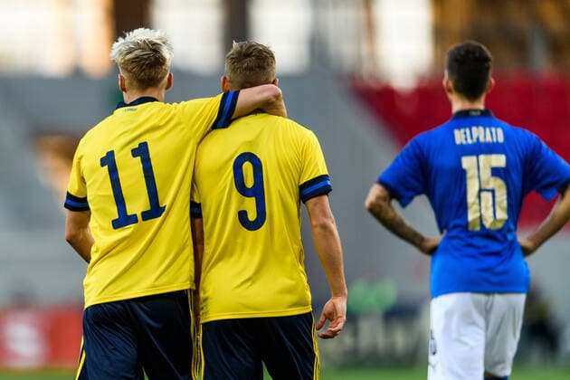 200908 Pontus Almqvist and Jesper Karlsson of Sweden celebrate the 2 0 goal during the UEFA European Under 21 Qualifier football match between Sweden and Italy on September 8, 2020 in Kalmar Photo Petter Arvidson BILDBYRAN kod PA PA0058 fotball football fotboll soccer european under 21 qualifier em kval u21 sweden sweden italy italy uefa euro under 21 qualifier jubel,  Copyright: PETTERxARVIDSON BB200908PA042