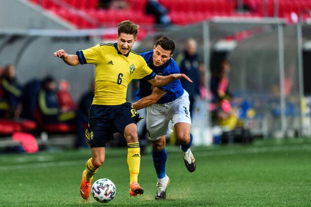 200908 Leo Bengtsson of Sweden and Luca Pellegrini of Italy during the UEFA European Under 21 Qualifier football match between Sweden and Italy on September 8, 2020 in Kalmar Photo Petter Arvidson BILDBYRAN kod PA PA0058 fotball football fotboll soccer european under 21 qualifier em kval u21 sverige sweden italy italy uefa euro under 21 qualifier,  Copyright: PETTERxARVIDSON BB200908PA045