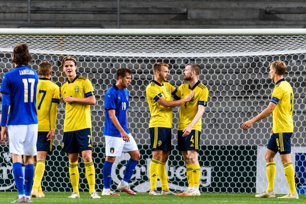 200908 Benjamin Nygren, August Erlingmark, Gustav Henriksson, Thomas Poppler Isherwood and Svante Ingelsson of Sweden celebrate after the UEFA European Under 21 Qualifier football match between Sweden and Italy on September 8, 2020 in Kalmar Photo Petter Arvidson BILDBYRAN kod PA PA0058 fotball football fotboll soccer european under 21 qualifier em qualifier u21 sweden sweden italy italy uefa euro under 21 qualifier cheer,  Copyright: PETTERxARVIDSON BB200908PA071
