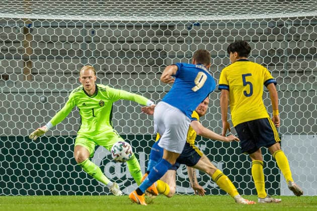 200908 Goalkeeper Pontus Dahlberg of Sweden during the UEFA European Under 21 Qualifier football match between Sweden and Italy on September 8, 2020 in Kalmar Photo Petter Arvidson BILDBYRAN kod PA PA0058 under 21 qualifier,  Copyright: PETTERxARVIDSON BB200908PA194