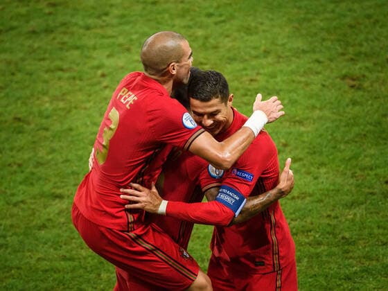 200908 Cristiano Ronaldo of Portugal celebrate with Pepe after scoring 0 1 during the Nations League football match between Sweden and Portugal on September 8, 2020 in Stockholm Photo Maxim ThorÃ BILDBYRAN kod MT JM0020 bbeng fotboll football soccer fotball nations league landskamp sverige sweden sverige a portugal jublar cheers,  Copyright: MAXIMxTHORE BB200908BB972