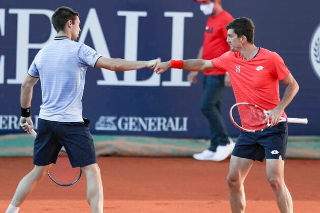 TENNIS - ATP, Tennis Herren Generali Open 2020 KITZBUEHEL,AUSTRIA,09.SEP.20 -TENNIS - ATP World Tour, Generali Open 2020. Image shows Jurij Rodionov (AUT) and Sebastian Ofner (AUT). GEPAxpictures xPatrickxSteiner
