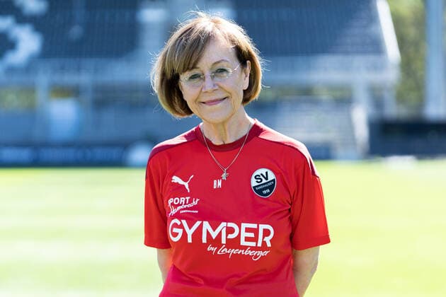 Dr Brigitte Michelbach Doctor, team doctor SV Sandhausen 2 Bundesliga, portrait appointment 2020 2021 xozx