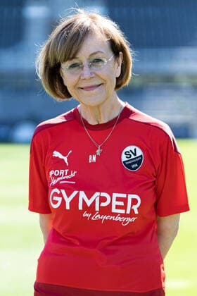 Dr Brigitte Michelbach Doctor, team doctor SV Sandhausen 2 Bundesliga, portrait appointment 2020 2021 xozx