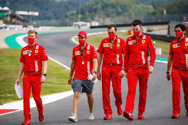 Formula 1 Pirelli Gran Premio Della Toscana Ferrari 1000 2020 10 09 2020, Autodromo Internazionale del Mugello, Mugello, Formula 1 Pirelli Gran Premio Della Toscana Ferrari 1000 2020,in the picture Sebastian Vettel GER 5 , Scuderia Ferrari goes with his engineers on the track nordphotoxBratic nph00250