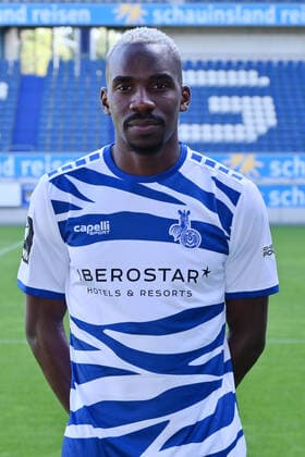 Wilson Kamavuaka MSV Duisburg 3 Liga, portrait date 2020 2021 Duisburg Schauinsland Arena Nordrhein Westfalen Germany Team2