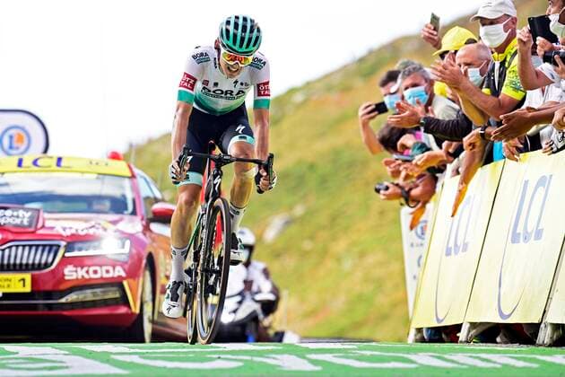 PUY MARIE CANTAL, FRANCE - SEPTEMBER 11 : KAMNA Lennard (GER) of BORA - HANSGROHE during stage 13 of the 107th edition of the 2020 Tour de France cycling race, a stage of 191,5 km with start in Chatel-Guyon and finish in Puy Marie Cantal on September 11, 2020 in Puy Marie Cantal, France, 11 09 2020 CYCLISME : Tour de France - Etape 13 - Chatel-Guyon a Puy Marie Cantal - 11 09 2020 PhotoNews Panoramic 