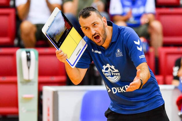 VBL Allianz MTV Stuttgart Test match 12 09 20 Allianz MTV Stuttgart, Volleyball, Bundesliga, Women, Season 2020 21, Test match against NawaRo Straubing, Coach Giannis Athanasopoulos, Copyright: xBEAUTIFULxSPORTS TomxBlochx