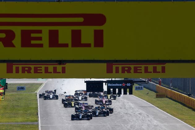 Motorsports FIA Formula One World Championship 2020, Grand Prix of Tuscany, Crash at the restart between 99 Antonio Giovinazzi ITA, Alfa Romeo Racing ORLEN , 20 Kevin Magnussen DEN, Haas F1 Team , 6 Nicholas Latifi CAN, Williams Racing , 55 Carlos Sainz ESP, McLaren F1 Team , Scarperia Italy
