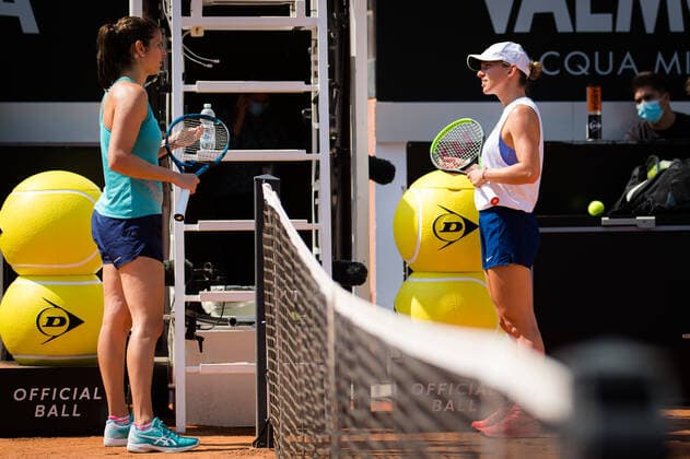 September 13, 2020, Rome, ITALY: Julia Goerges of Germany & Simona Halep of Romania during practice at the 2020 Internazionali BNL d Italia WTA, Tennis Damen Premier 5 tennis tournament Rome ITALY - ZUMAa181 20200913_zaa_a181_049 Copyright: xRobxPrangex