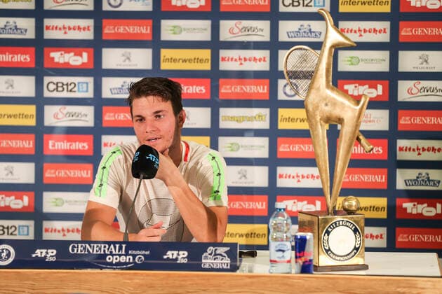 TENNIS - ATP, Tennis Herren Generali Open 2020 KITZBUEHEL,AUSTRIA,13.SEP.20 - TENNIS - ATP World Tour, Generali Open , final, press conference, PK, Pressekonferenz Image shows Miomir Kecmanovic (SRB) with his trophy. GEPAxpictures xPatrickxSteiner
