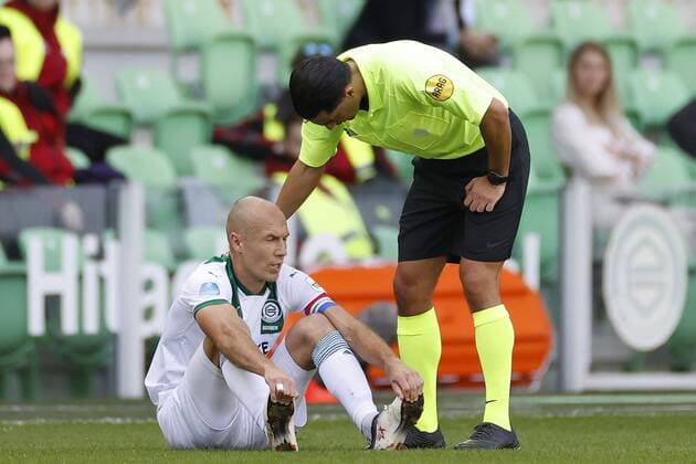 Bilder des Jahres 2020, Sport 09 September Sport Themen der Woche KW37 Sport Bilder des Tages GRONINGEN, 13-09-2020 Hitachi Capital Mobility Stadium. Dutch Eredivisie Football season 2020 2021. FC Groningen player Arjen Robben injured during the game FC Groningen - PSV. Groningen - PSV  x9193337x Copyright: