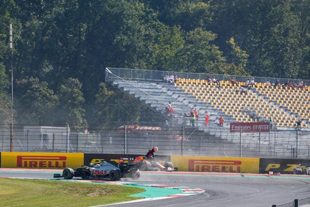 Crash at the first lap, 33 VERSTAPPEN Max (nld), Aston Martin Red Bull Racing Honda RB16, 08 GROSJEAN Romain (fra), Haas F1 Team VF-20 Ferrari, 10 GASLY Pierre (fra), Scuderia AlphaTauri Honda AT01, action during the Formula 1 Pirelli Gran Premio Della Toscana Ferrari 1000, 2020 Tuscan Grand Prix, from September 11 to 13, 2020 on the Autodromo Internazionale del Mugello, in Scarperia e San Piero, near Florence, Italy FORMULE 1 : Grand prix de Toscane - Course - Mugello - Scarperia e San Piero - 13 09 2020 DPPI PANORAMIC 33_00120019_GDN2769