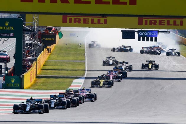 Bilder des Jahres 2020, Sport 09 September Sport Themen der Woche KW37 Sport Bilder des Tages Crash at the restart between 20 MAGNUSSEN Kevin (dnk), Haas F1 Team VF-20 Ferrari, 06 LATIFI Nicholas (can), Williams Racing F1 FW43, 99 GIOVINAZZI Antonio (ita), Alfa Romeo Racing C39, 55 SAINZ Carlos (spa), McLaren Renault F1 MCL35, action during the Formula 1 Pirelli Gran Premio Della Toscana Ferrari 1000, 2020 Tuscan Grand Prix, from September 11 to 13, 2020 on the Autodromo Internazionale del Mugello, in Scarperia e San Piero, near Florence, Italy FORMULE 1 : Grand prix de Toscane - Course - Mugello - Scarperia e San Piero - 13 09 2020 DPPI PANORAMIC  _20I7919