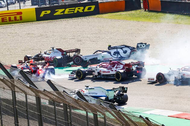 Crash: RAIKKONEN Kimi (fin), Alfa Romeo Racing ORLEN C39, GASLY Pierre (fra), Scuderia AlphaTauri Honda AT01, GROSJEAN Romain (fra), Haas F1 Team VF-20 Ferrari, VERSTAPPEN Max (ned), Aston Martin Red Bull Racing Honda RB16, action during the Formula 1 Pirelli Gran Premio Della Toscana Ferrari 1000, 2020 Tuscan Grand Prix, from September 11 to 13, 2020 on the Autodromo Internazionale del Mugello, in Scarperia e San Piero, near Florence, Italy FORMULE 1 : Grand prix de Toscane - Course - Mugello - Scarperia e San Piero - 13 09 2020 DPPI PANORAMIC 00120019_AC9I9671