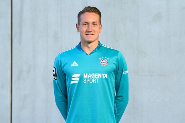 Ron Thorben Hoffmann FC Bayern Munich II 3 League, portrait date 2020 2021 xslx