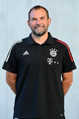 Dirk Teschke Co Coach FC Bayern Munich II 3 League, portrait date 2020 2021 xslx