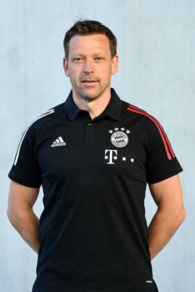 Holger Seitz Head Coach FC Bayern Munich II 3 League, portrait date 2020 2021 xslx