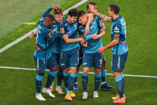 ST PETERSBURG, RUSSIA - SEPTEMBER 14, 2020: FC Zenit St Petersburg s players celebrate scoring in the 2020 2021 Russian Premier League Round 7 football match against FC Arsenal Tula at Gazprom Arena. Alexander Demianchuk TASS  TS0E70E9