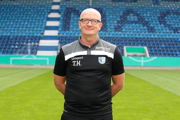 Coach Thomas Hoßmang Hossmang 1 FC Magdeburg 3 Liga Season 2020 2021 3 Liga Portrait date 2020 2021 official photo session 1 FC Magdeburg in the MDCC Arena in Magdeburg Portrait, Portrait,Germany, Football, Man, Men,GER,10 09 2020 Pressebuero Schroedter