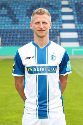 Dominik Ernst 1 FC Magdeburg,2 3 Liga season 2020 2021 3 Liga portrait date 2020 2021 official photo date 1 FC Magdeburg in the MDCC Arena in Magdeburg portrait, portrait,Germany, football, man, men,GER,10 09 2020 Pressebuero Schroedter