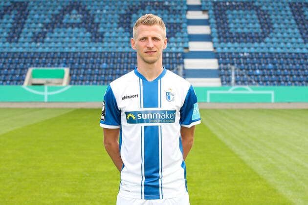 Dominik Ernst 1 FC Magdeburg,2 3 Liga season 2020 2021 3 Liga portrait date 2020 2021 official photo date 1 FC Magdeburg in the MDCC Arena in Magdeburg portrait, portrait,Germany, football, man, men,GER,10 09 2020 Pressebuero Schroedter