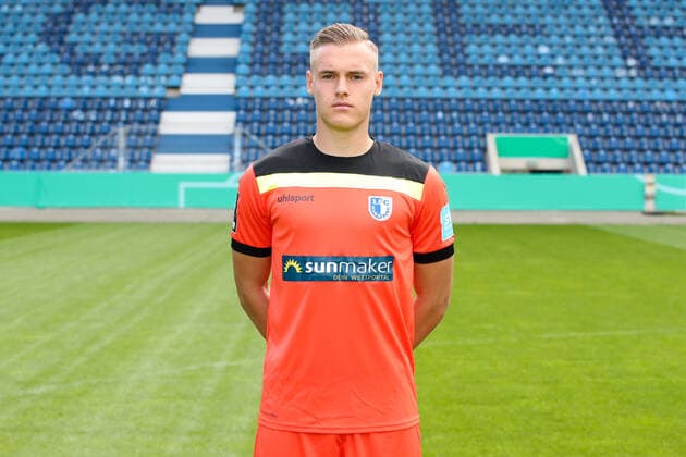 Goalkeeper Tom Schlitter 1 FC Magdeburg,12 3 Liga Season 2020 2021 3 Liga Portrait date 2020 2021 official photo session 1 FC Magdeburg in the MDCC Arena in Magdeburg Portrait, Portrait,Germany, Football, Man, Men,GER,10 09 2020 Pressebuero Schroedter