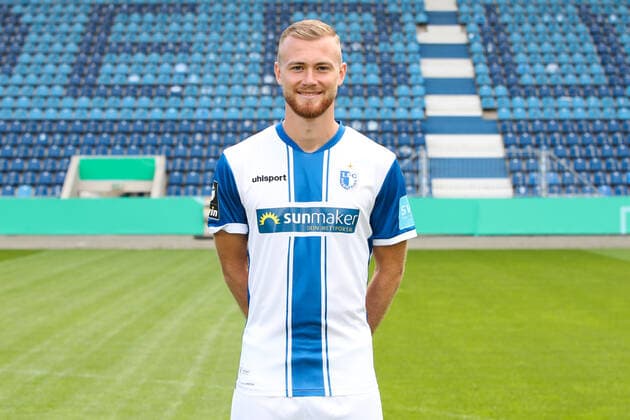 Korbinian Burger 1 FC Magdeburg,27 3 Liga season 2020 2021 3 Liga portrait date 2020 2021 official photo date 1 FC Magdeburg in the MDCC Arena in Magdeburg portrait, portrait,Germany, football, man, men,GER,10 09 2020 Pressebuero Schroedter