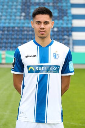 Raphael Obermair 1 FC Magdeburg,28 3 Liga Season 2020 2021 3 Liga Portrait date 2020 2021 official photo session 1 FC Magdeburg in the MDCC Arena in Magdeburg Portrait, Portrait,Germany, Football, Man, Men,GER,10 09 2020 Pressebuero Schroedter