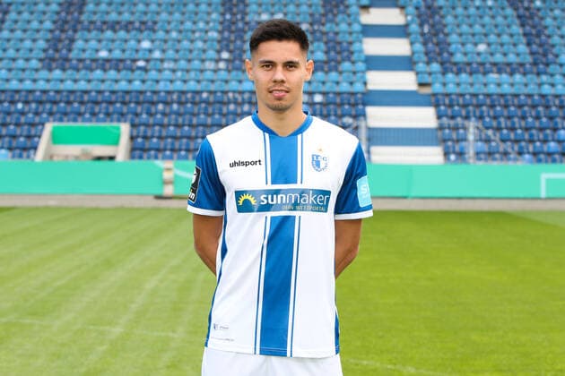 Raphael Obermair 1 FC Magdeburg,28 3 Liga Season 2020 2021 3 Liga Portrait date 2020 2021 official photo session 1 FC Magdeburg in the MDCC Arena in Magdeburg Portrait, Portrait,Germany, Football, Man, Men,GER,10 09 2020 Pressebuero Schroedter