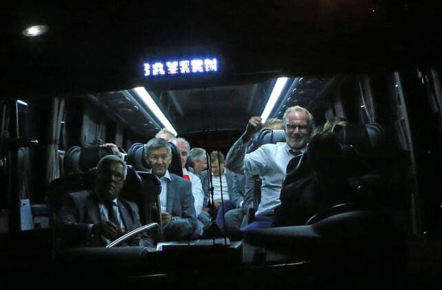 23 08 2020, CL Final, FC Bayern vs PSG, Lisbon Portugal, Football, Sport, in the picture arrival of the FCB bus at 1 am in Penha Longa Resort with winner Faust of Karl Heinz Rummenigge FCB , President Heiner smiles and Uli Hoeness FCB