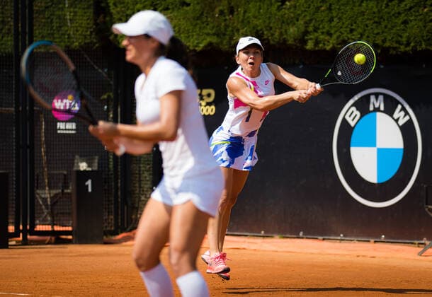 September 15, 2020, Rome, ITALY: Simona Halep & Monica Niculescu of Romania playing doubles at the 2020 Internazionali BNL d Italia WTA, Tennis Damen Premier 5 tennis tournament Rome ITALY - ZUMAa181 20200915_zaa_a181_039 Copyright: xRobxPrangex