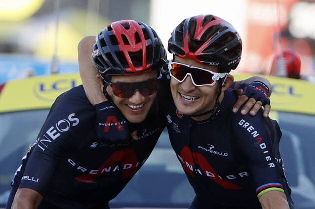 Bilder des Jahres 2020, Sport 09 September Sport Themen der Woche KW38 Sport Bilder des Tages Michal Kwiatkowski (R) of Ineos Grenadiers and Richard Carapaz of Ineos Grenadiers celebrate after winning the stage 18 of the 107th edition of the Tour de France cycling race from Meribel to La-Roche-sur-Foron (175 km), in France, Thursday 17 September 2020. This year s Tour de France was postponed due to the worldwide Covid-19 pandemic. The 2020 race starts in Nice on Saturday 29 August and ends on 20 September.  x2545573x