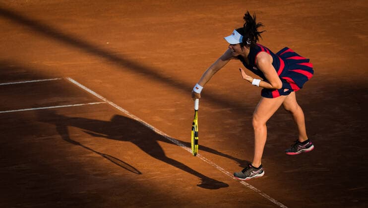 September 17, 2020, Rome, ITALY: Johanna Konta of Great Britain in action against Irina-Camelia Begu of Romania during her second-round match at the 2020 Internazionali BNL d Italia WTA, Tennis Damen Premier 5 tennis tournament Rome ITALY - ZUMAa181 20200917_zaa_a181_098 Copyright: xRobxPrangex