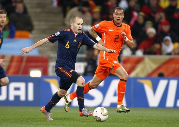 Andres Iniesta Gregory Van Der Wiel Netherlands V Spain Netherlands V Spain, FIFA World Cup, WM, Weltmeisterschaft, Fussball Final Soccer City, Johannesburg, South Africa 11 July 2010 Andres Iniesta & Gregory Van Der Wiel Netherlands V Spain Netherlands V Spain, Fifa World Cup Final Soccer City, Johannesburg, South Africa 11 July 2010 Andres INIESTA & Gregory VAN DER WIEL NETHERLANDS V SPAIN  Copyright: Allstar StewartxKenda 12807556