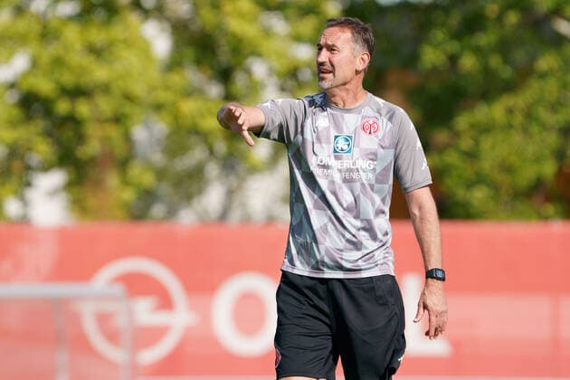 ACHIM BEIERLORZER TRAINING 1 FSV MAINZ 05 MAINZ