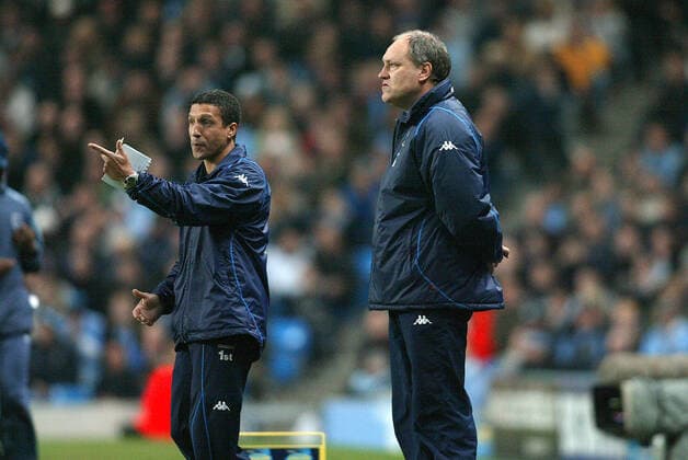 Chris Hughton & Martin Jol Tottenham Hotspur FC Manchester City V Tottenham Manchester Stadium, Manchester, England 12 December 2004  Copyright: Allstar MichaelxMayhe 12837488