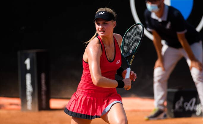 September 18, 2020, Rome, ITALY: Dayana Yastremska of Ukraine in action against Simona Halep of Romania during the third round at the 2020 Internazionali BNL d Italia WTA, Tennis Damen Premier 5 tennis tournament Rome ITALY - ZUMAa181 20200918_zaa_a181_078 Copyright: xRobxPrangex
