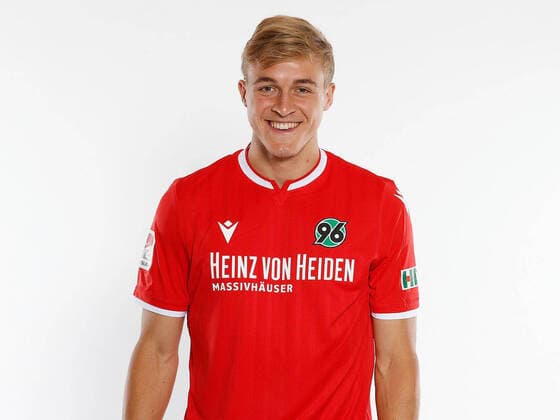 Hannover 96 team photos 2020, Hannover, 2 League, individual portraits of Hannover 96, in the picture Timo Huebers 15, Hannover POOLFOTOS HANNOVER 96 via Joachim Sielski Hannover Lower Saxony Germany Poolfoto Hannover 96 ,EDITORIAL USE ONLY