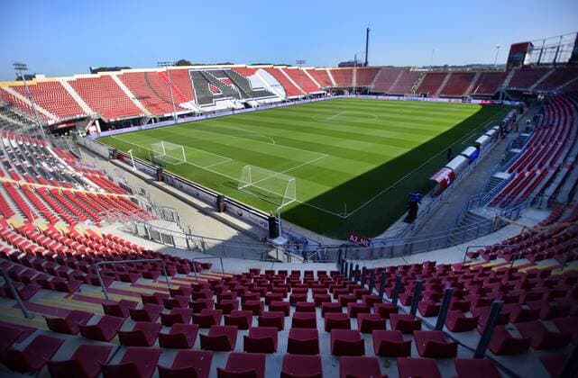 ALKMAAR - The empty stadium of AZ for the Dutch Eredivisie match between AZ Alkmaar and PEC Zwolle at the AFAS stadium on September 19, 2020 in Alkmaar, The Netherlands. ANP OLAF KRAAK Dutch Eredivisie 2020 2021 xVIxANPxSportx xxANPxIVx 422924160