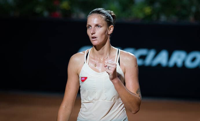 September 19, 2020, Rome, ITALY: Karolina Pliskova of the Czech Republic in action during her quarter-final match at the 2020 Internazionali BNL d Italia WTA, Tennis Damen Premier 5 tennis tournament against Elise Mertens of Belgium Rome ITALY - ZUMAa181 20200919_zaa_a181_194 Copyright: xRobxPrangex