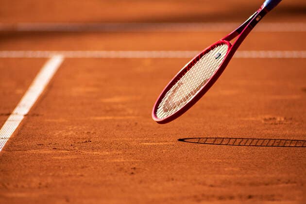 Gilles Simon FRA points to the ball impression in the sand 20 09 20, Hamburg, Tennis am Rothenbaum, Tennis, German Open, ATP500, Hamburg European Open Â