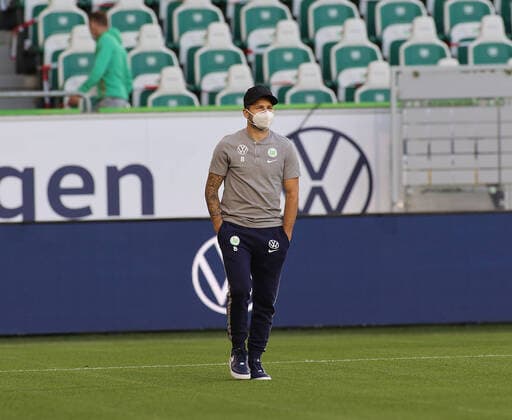 Renato Steffen VfL Wolfsburg with FFP2 mask before the game DFL REGULATIONS PROHIBIT ANY USE OF PHOTOGRAPHS AS IMAGE SEQUENCES AND OR QUASI VIDEO