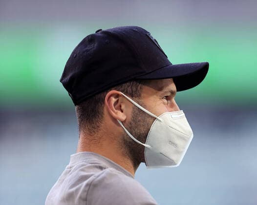 Renato Steffen VfL Wolfsburg with FFP2 mask before the game DFL REGULATIONS PROHIBIT ANY USE OF PHOTOGRAPHS AS IMAGE SEQUENCES AND OR QUASI VIDEO