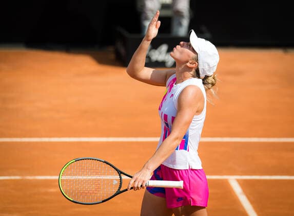 September 20, 2020, Rome, ITALY: Simona Halep of Romania celebrates during the semi-final of the 2020 Internazionali BNL d Italia WTA, Tennis Damen Premier 5 tennis tournament against Garbine Muguruza of Spain Rome ITALY - ZUMAa181 20200920_zaa_a181_037 Copyright: xRobxPrangex