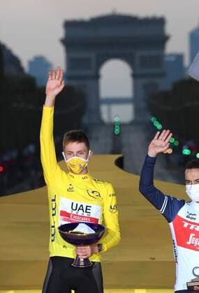 PARIS, FRANCE - SEPTEMBER 20 : POGACAR Tadej (SLO) of UAE TEAM EMIRATES pictured with the yellow jersey during the podium ceremony during stage 21 of the 107th edition of the 2020 Tour de France cycling race, a stage of 122 kms with start in Mantes-la-Jolie and finish at the Avenue des Champs Elysees in Paris on September 20, 2020 in Paris, France, 20 09 2020 CYCLISME : Tour de France - Etape 21 - Mantes la Jolie a Paris Champs Elysees - 20 09 2020 PhotoNews Panoramic 